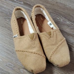 Tan Fuzzy Toms Alpargata size W7
